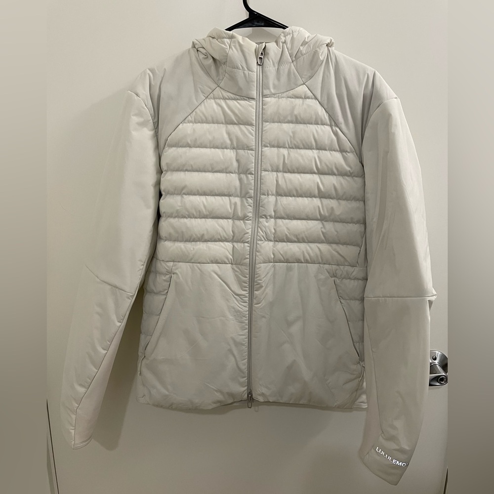 lululemon athletica Men's Puffer Jacket in Light Gray